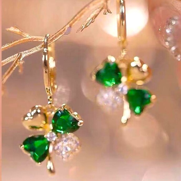 Cubic Zirconia Shamrock Earrings - Picture 1 of 7